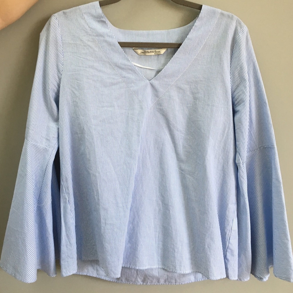 🌸3/$20 Fluted sleeve striped shirt